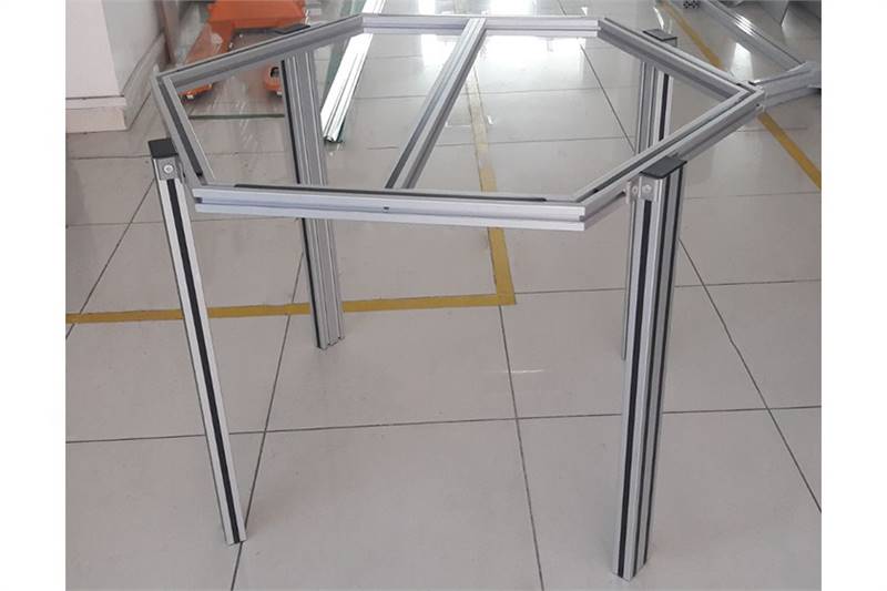 S8-10 Kampinė jungtis lygi 40x40