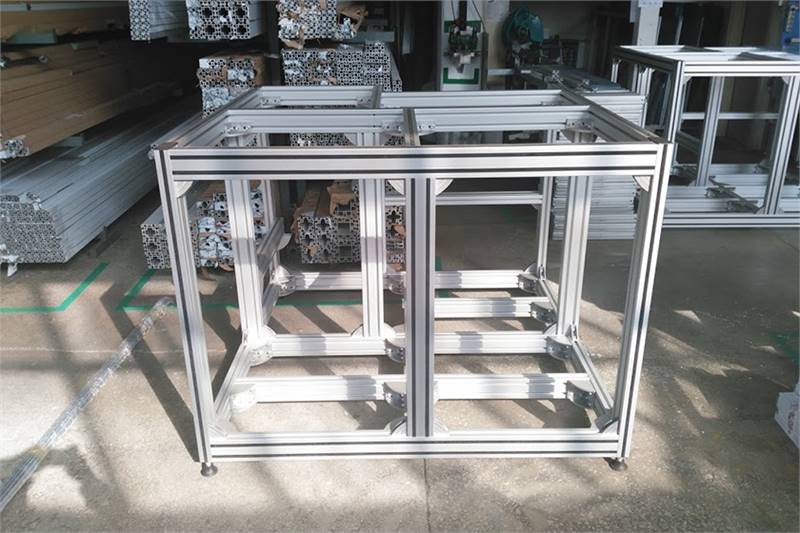 S10 Kampinė jungtis ilga 40x80